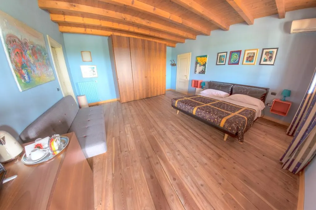 איסאו Agriturismo Villa Antonella בית חווה