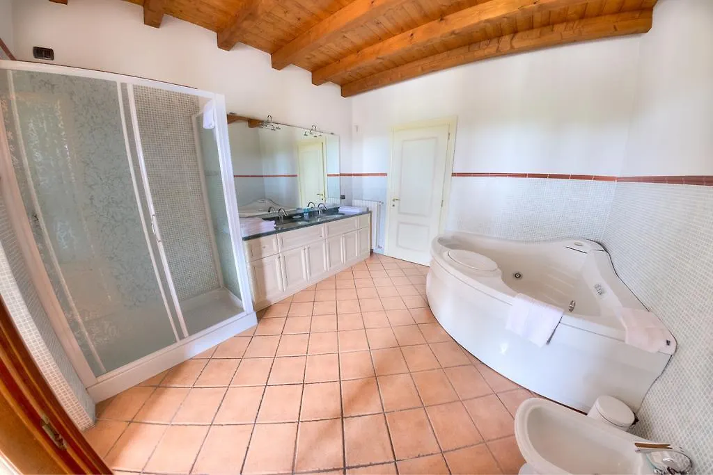 איסאו Agriturismo Villa Antonella