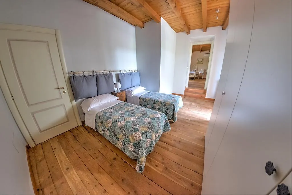 איסאו Agriturismo Villa Antonella בית חווה