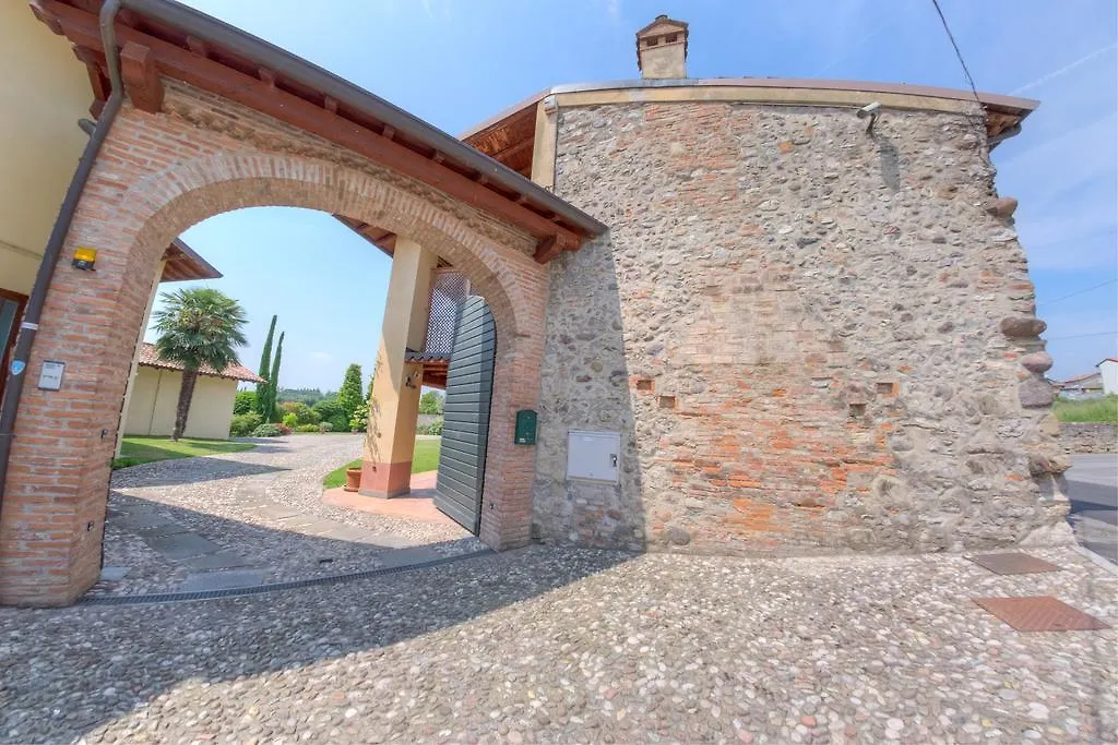 איסאו Agriturismo Villa Antonella 0*,  איטליה